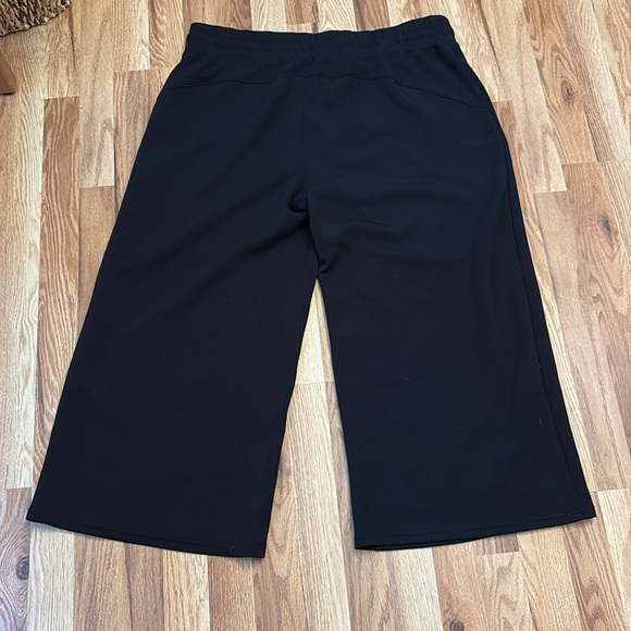 SPANX® AirEssentials Wide Leg Pant - Picture 6 of 7